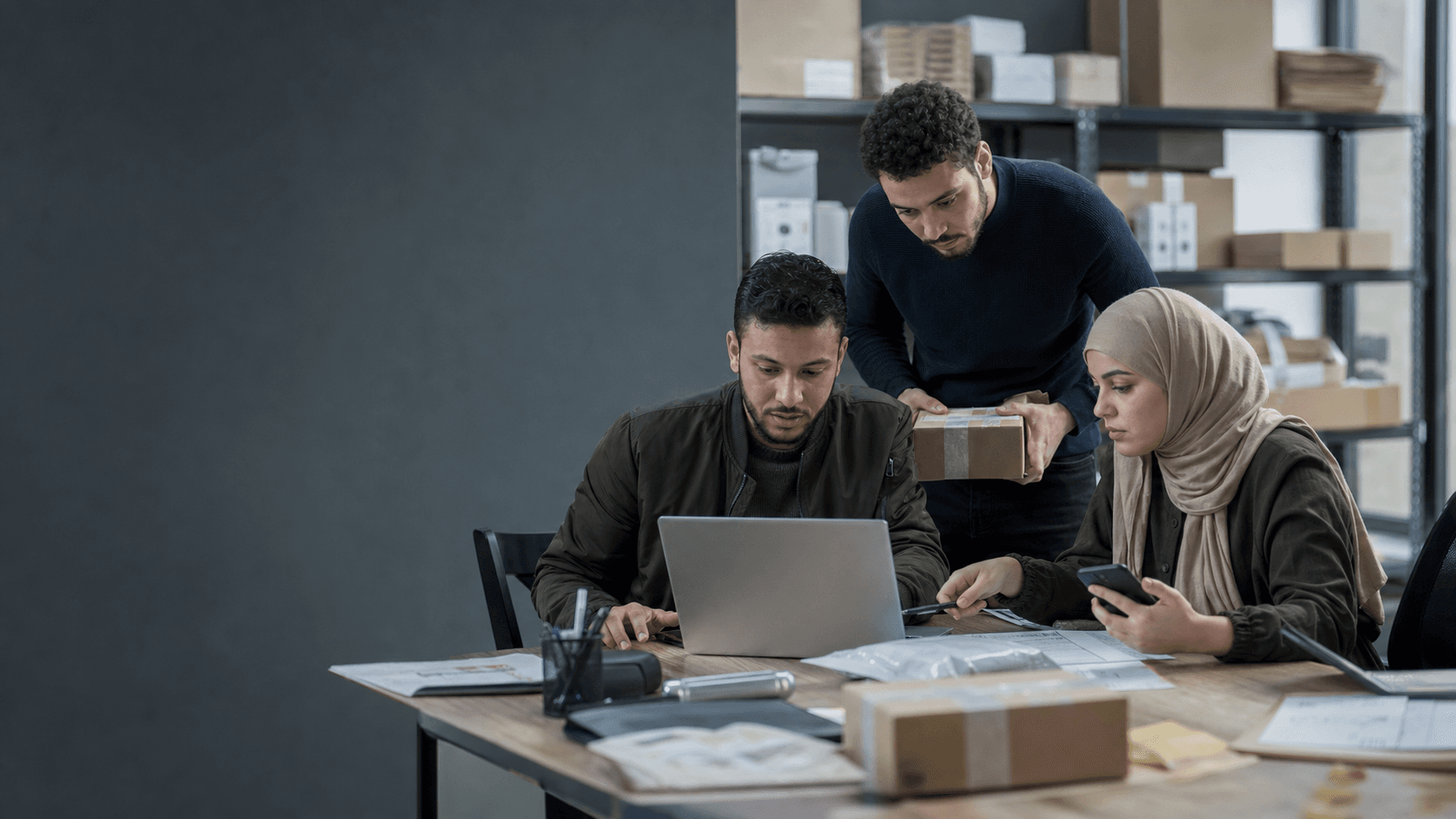 Poste opérationnel de suivi logistique et de livraison en temps réel